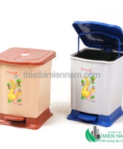 Thùng đựng rác nhựa mở nắp đạp chân