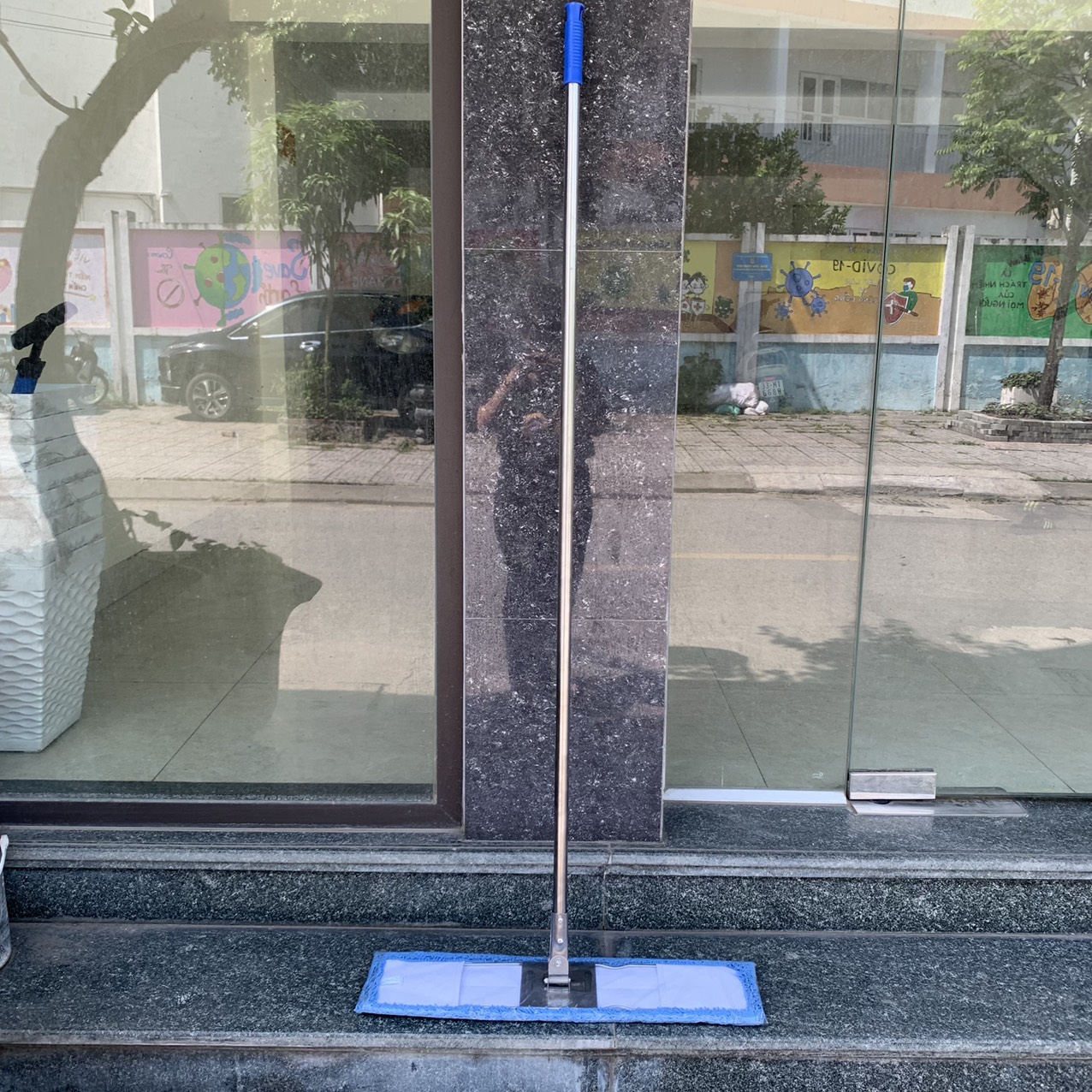 Cây lau nhà bản dài 80cm giá rẻ Cây lau nhà bản dài 80cm giá rẻ